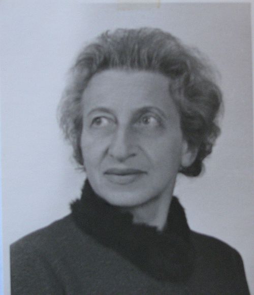 Portrait of  Dr. Edith (Esther) Gerson-Kiwi